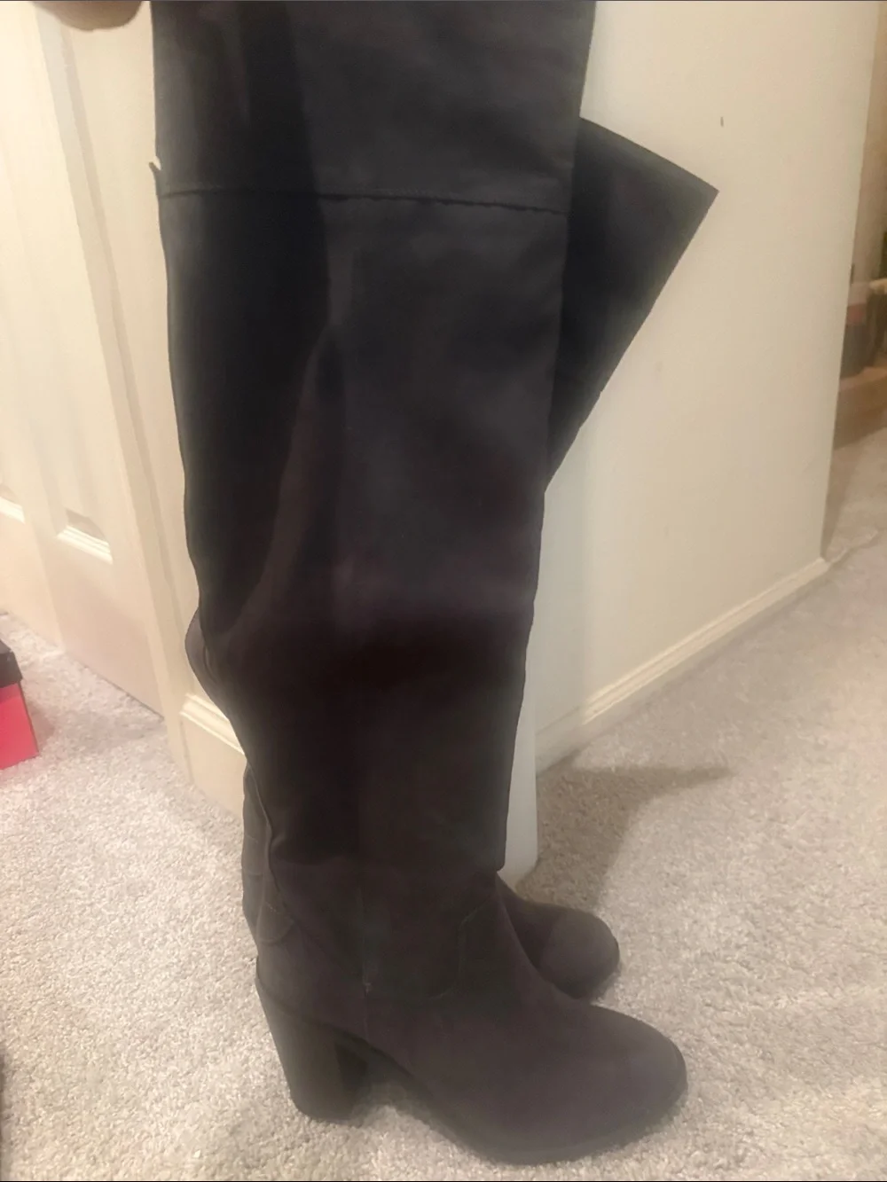 Women's Knee-High dark grey faux Suede Block Heel Boots